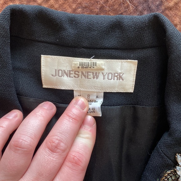 Jones New York black blazer with brooch - Picture 8 of 10